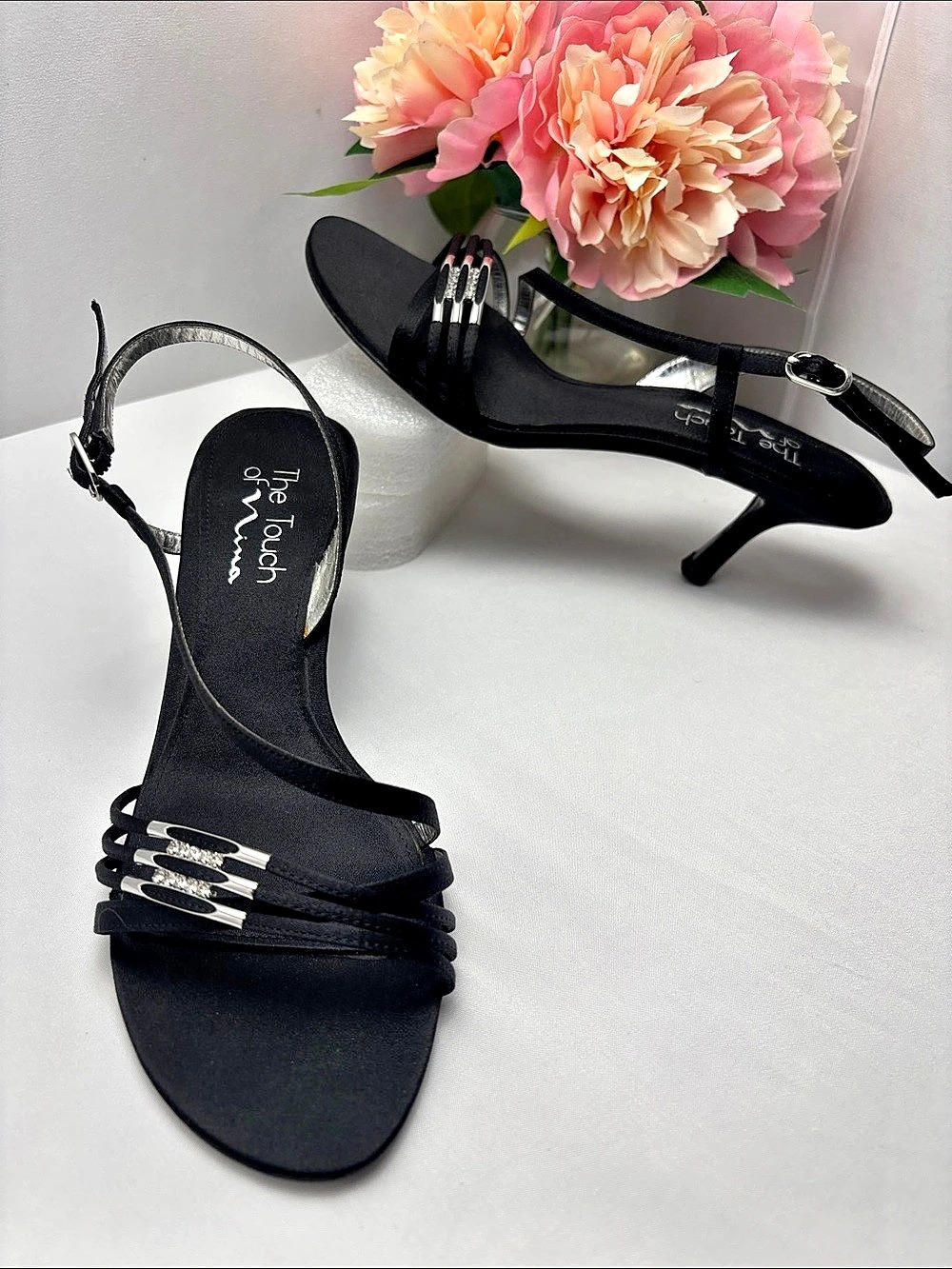 The Touch of Nina Womens 7.5M Strappy Kitten Heels Black & Silver Accents #775